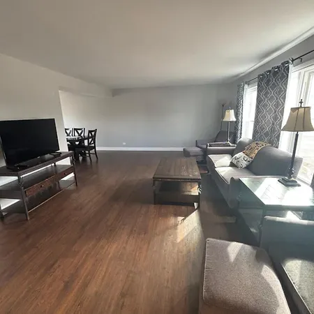 Arlington Heights 5Bd 3Bth Sleeps 14 With Driveway Parking Villa