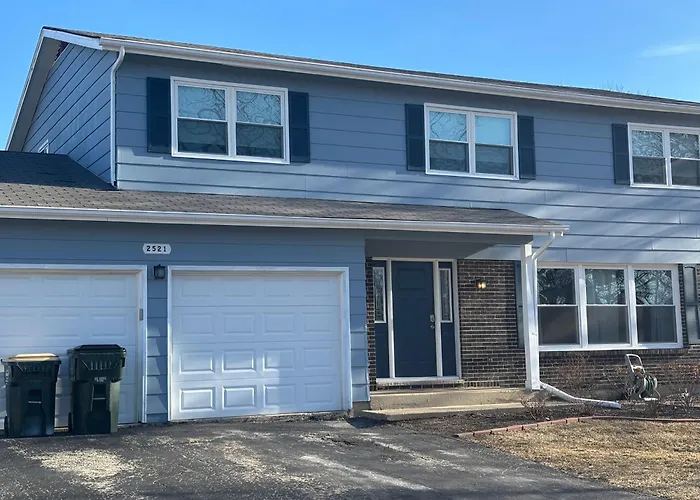5bd 3bth Sleeps 14 With Driveway Parking